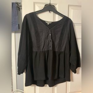 Black Sharagano. Dressy and jeans. True to size. Never dried.